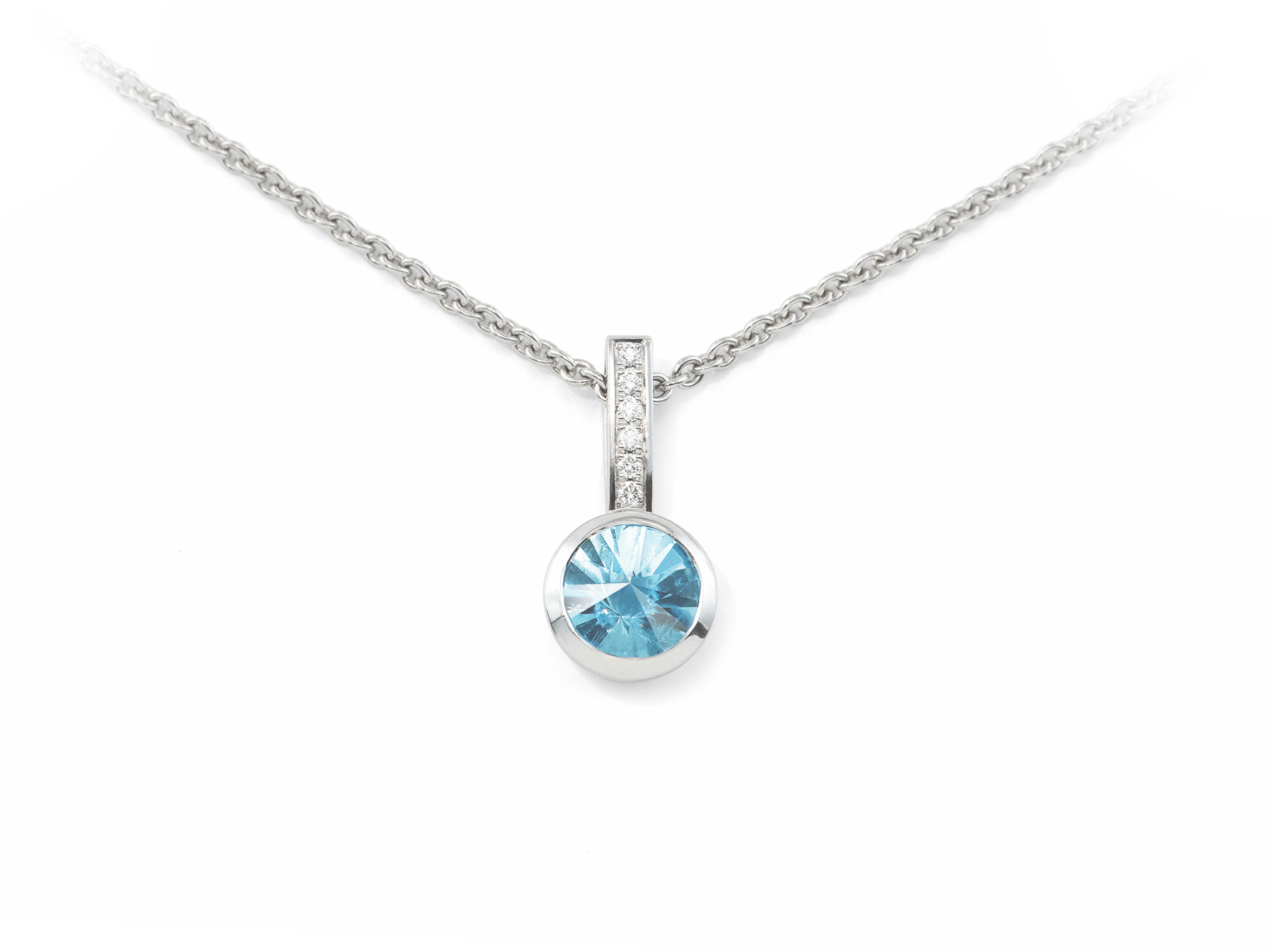 Anhänger in Weissgold mit Aquamarin