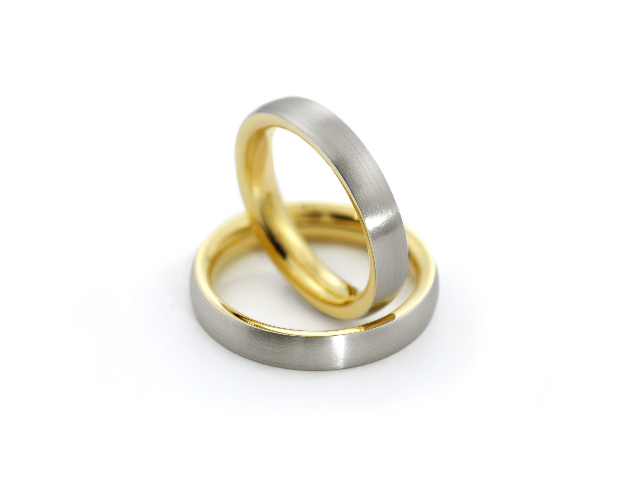 Eheringe aus Platin und Gelbgold