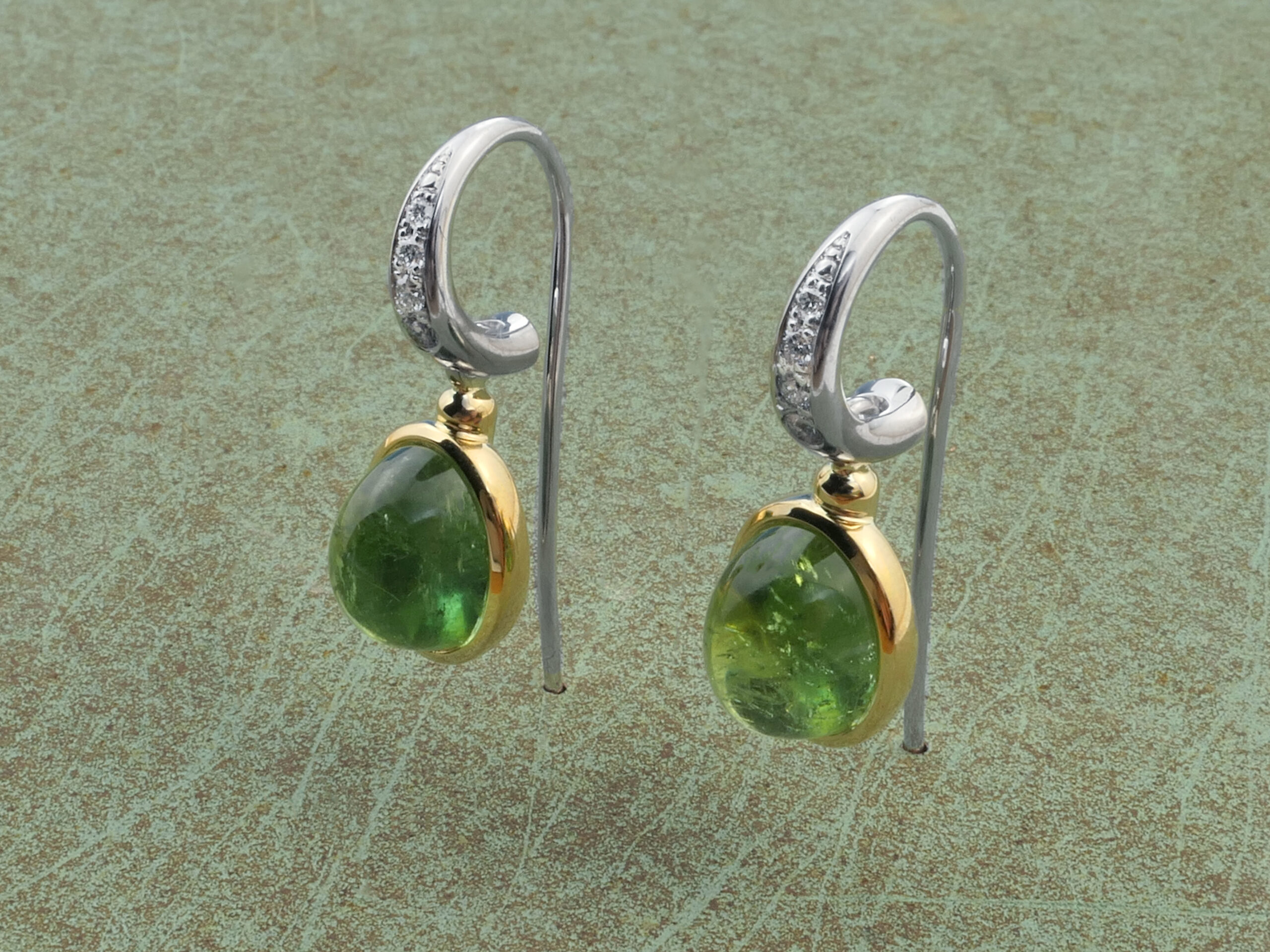 Ohrhänger mit Turmalin und Brillanten in Weissgold und Gelbgold