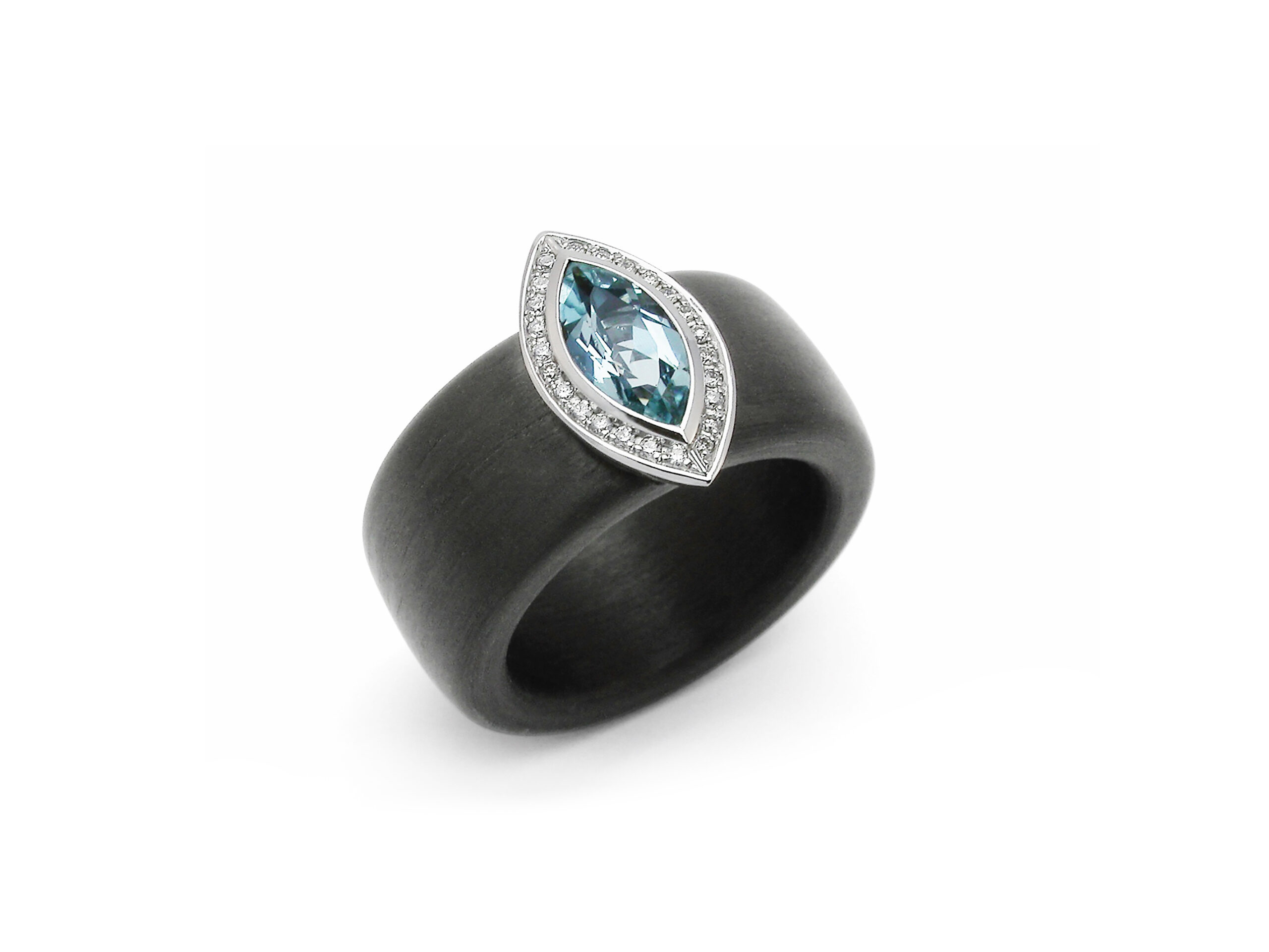 Weissgold Carbonring mit Aquamarin